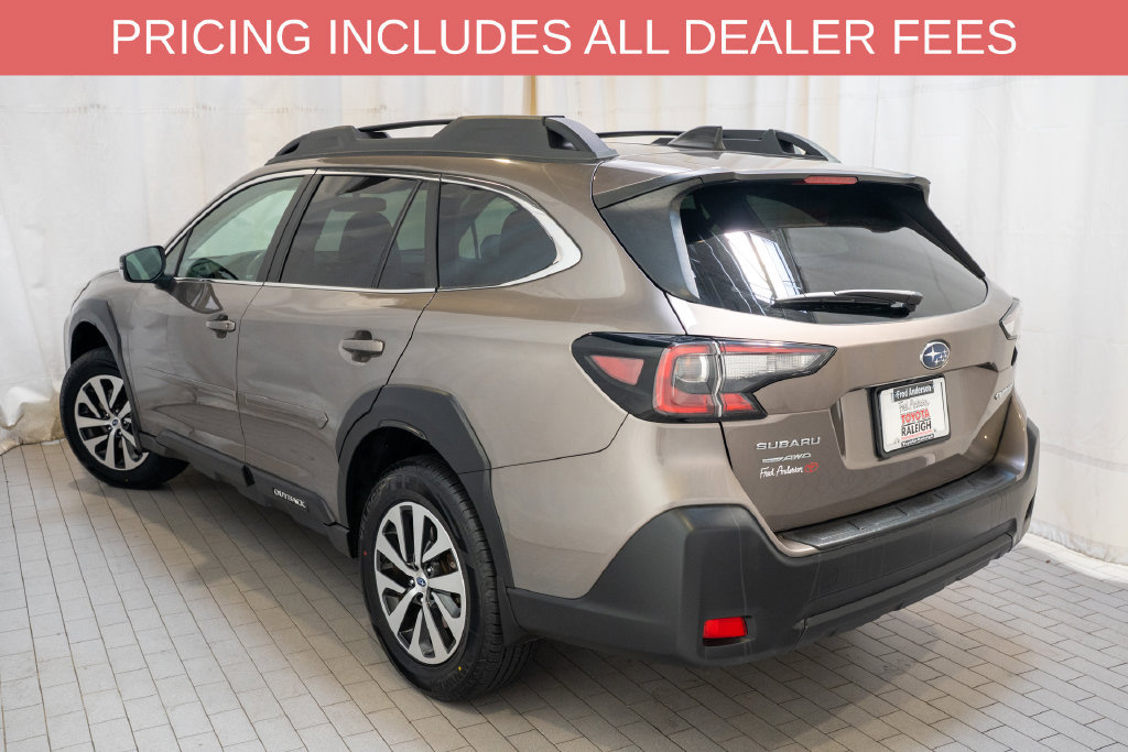 Used 2024 Subaru Outback Premium AWD/4WD image 3