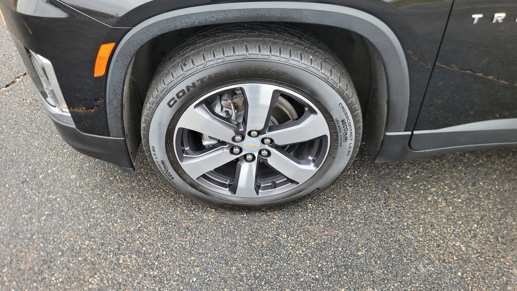 Used 2023 Chevrolet Traverse LT w/ LT Premium Package image 6