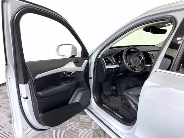 Certified 2025 Volvo XC90 B5 Core w/ Protection Package Premier AWD/4WD image 27