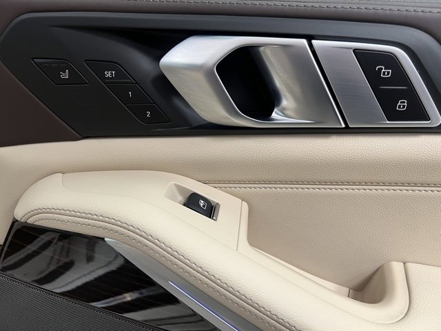 Used 2019 BMW X5 xDrive40i w/ M Sport Package image 55