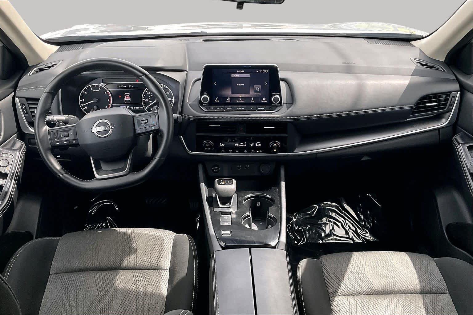 Used 2025 Nissan Rogue SV FWD image 31