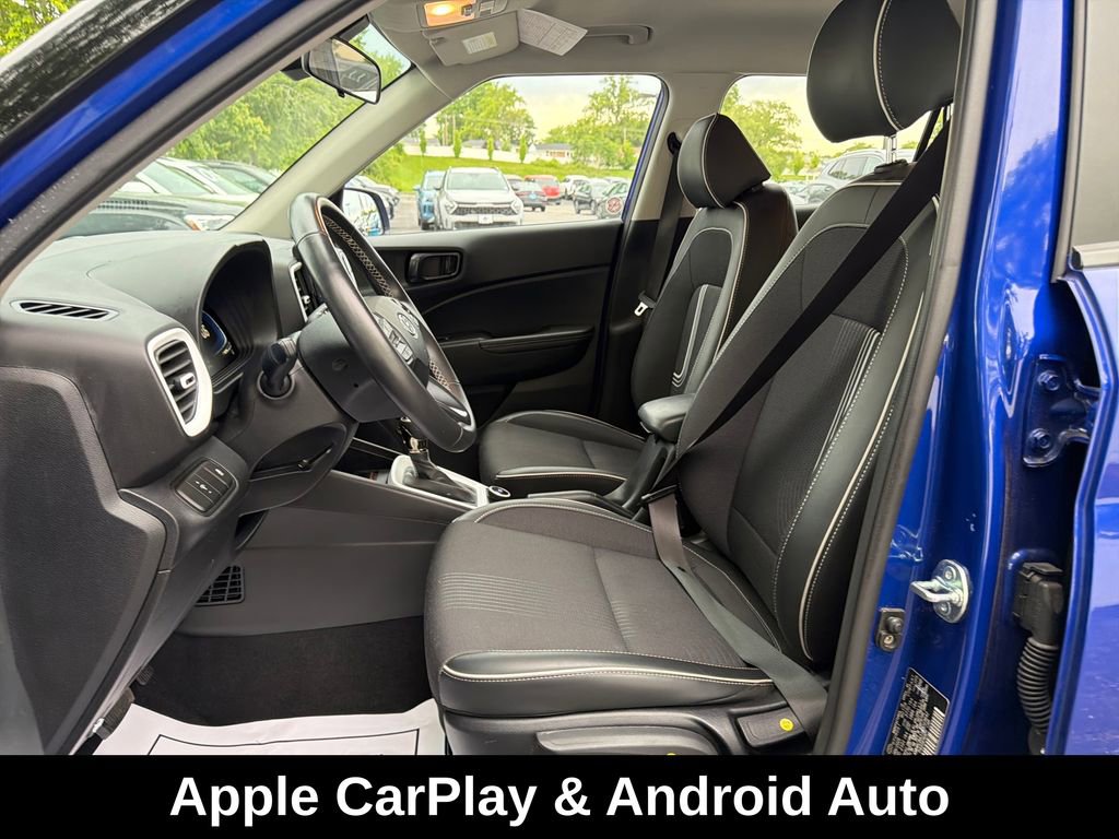 Used 2025 Hyundai Venue Limited FWD image 11