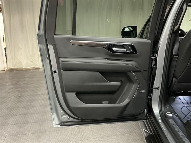 New 2026 Chevrolet Suburban Premier AWD/4WD image 24