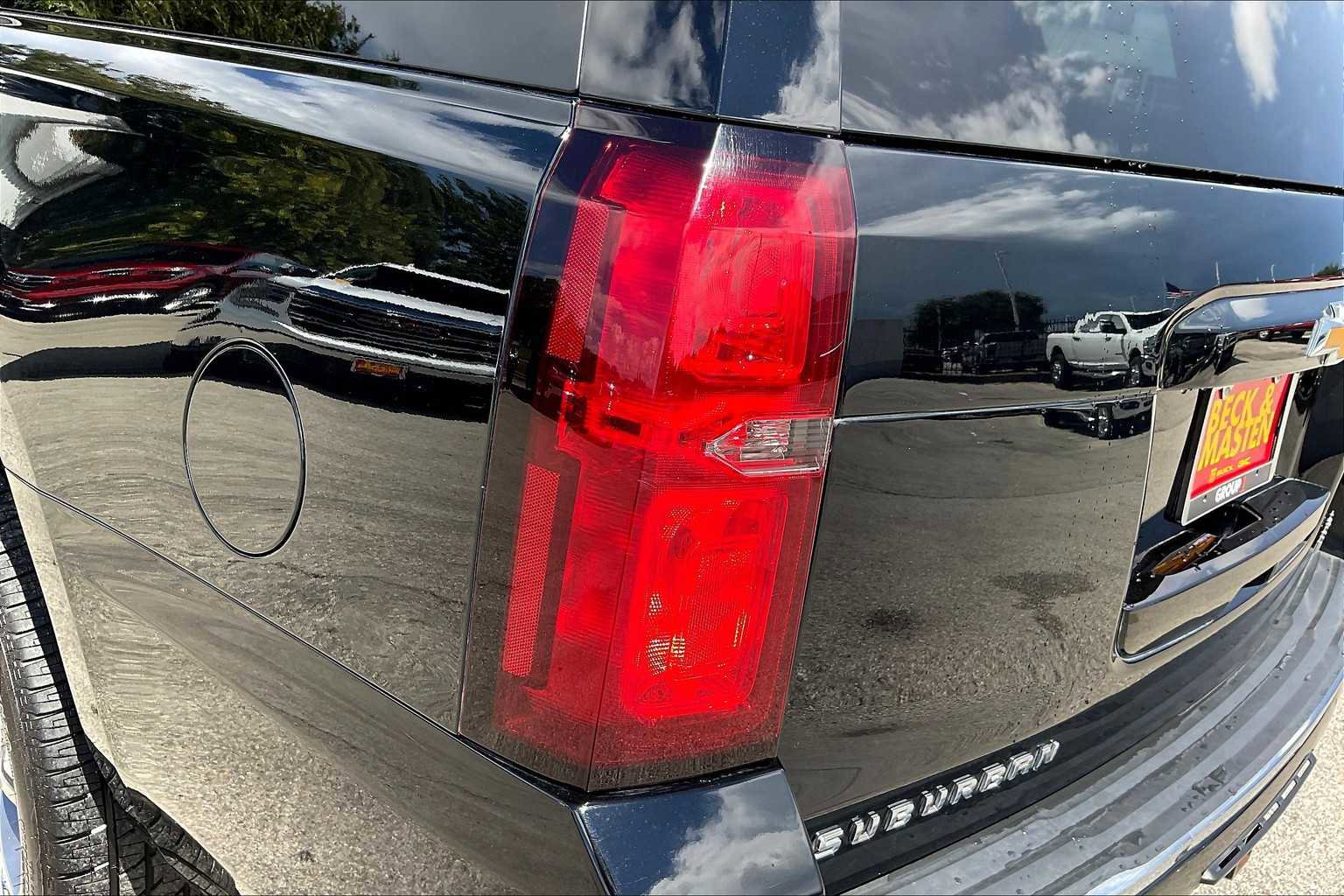 Used 2019 Chevrolet Suburban Premier image 27