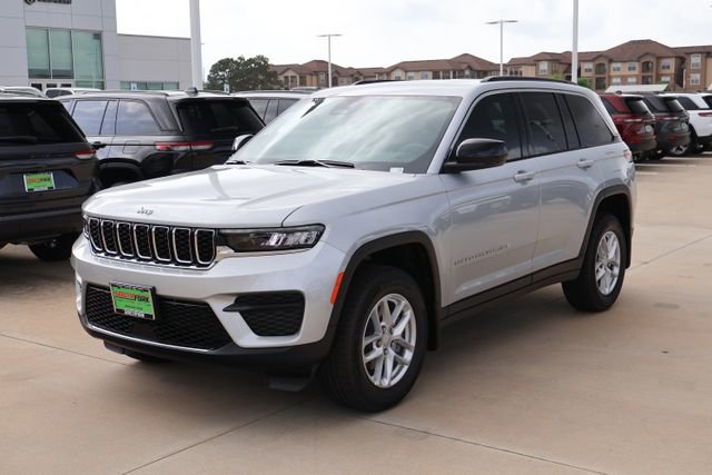 New 2026 Jeep Grand Cherokee Laredo X RWD image 3