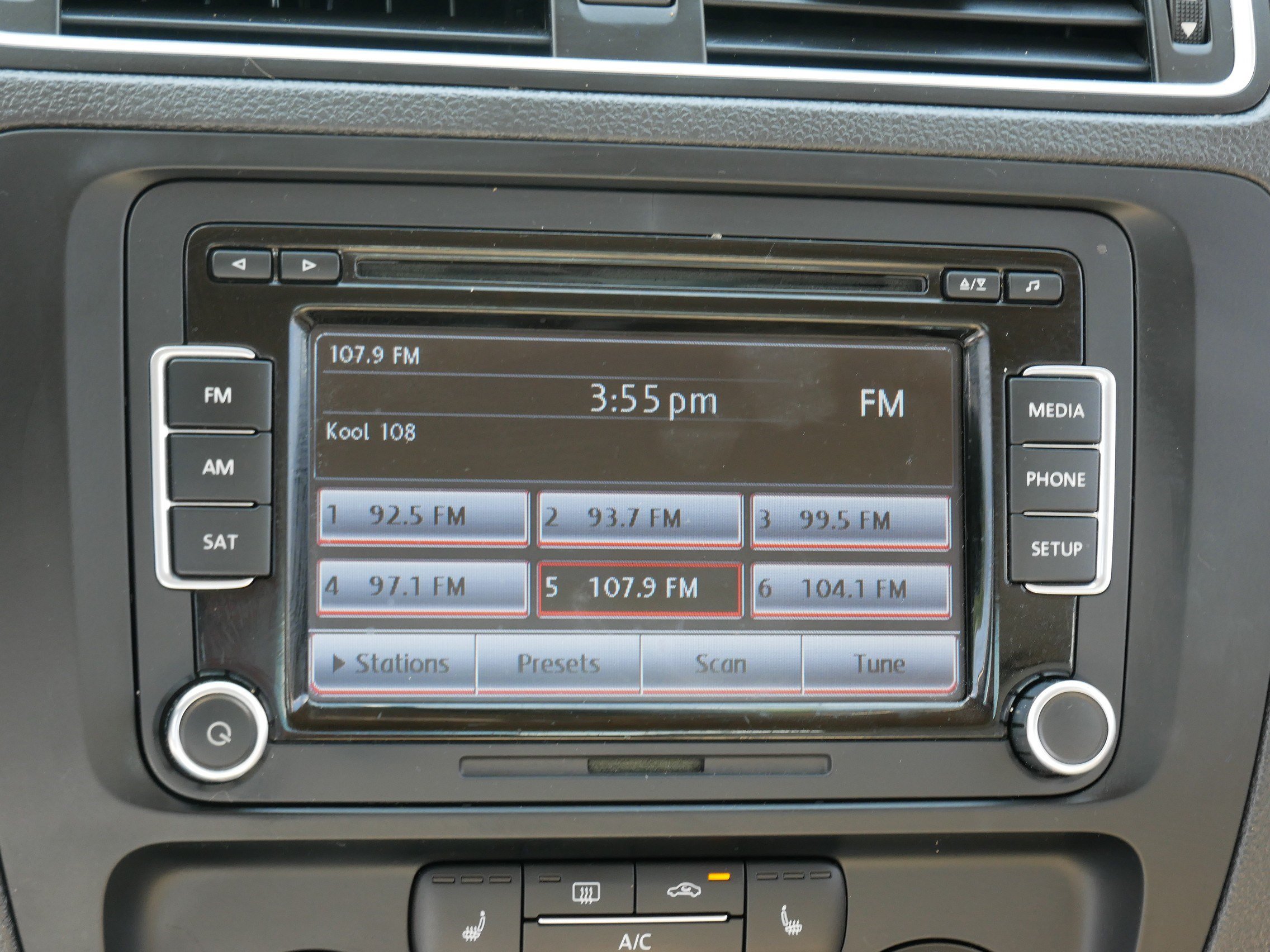 Used 2014 Volkswagen Jetta SE FWD image 22