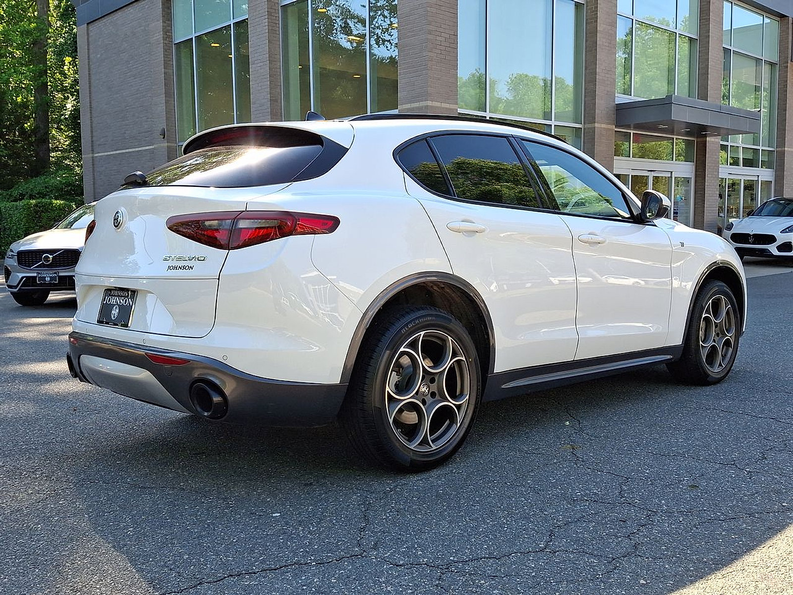 Used 2023 Alfa Romeo Stelvio Ti AWD/4WD image 25
