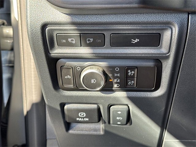 Used 2023 Ford F150 Platinum image 17