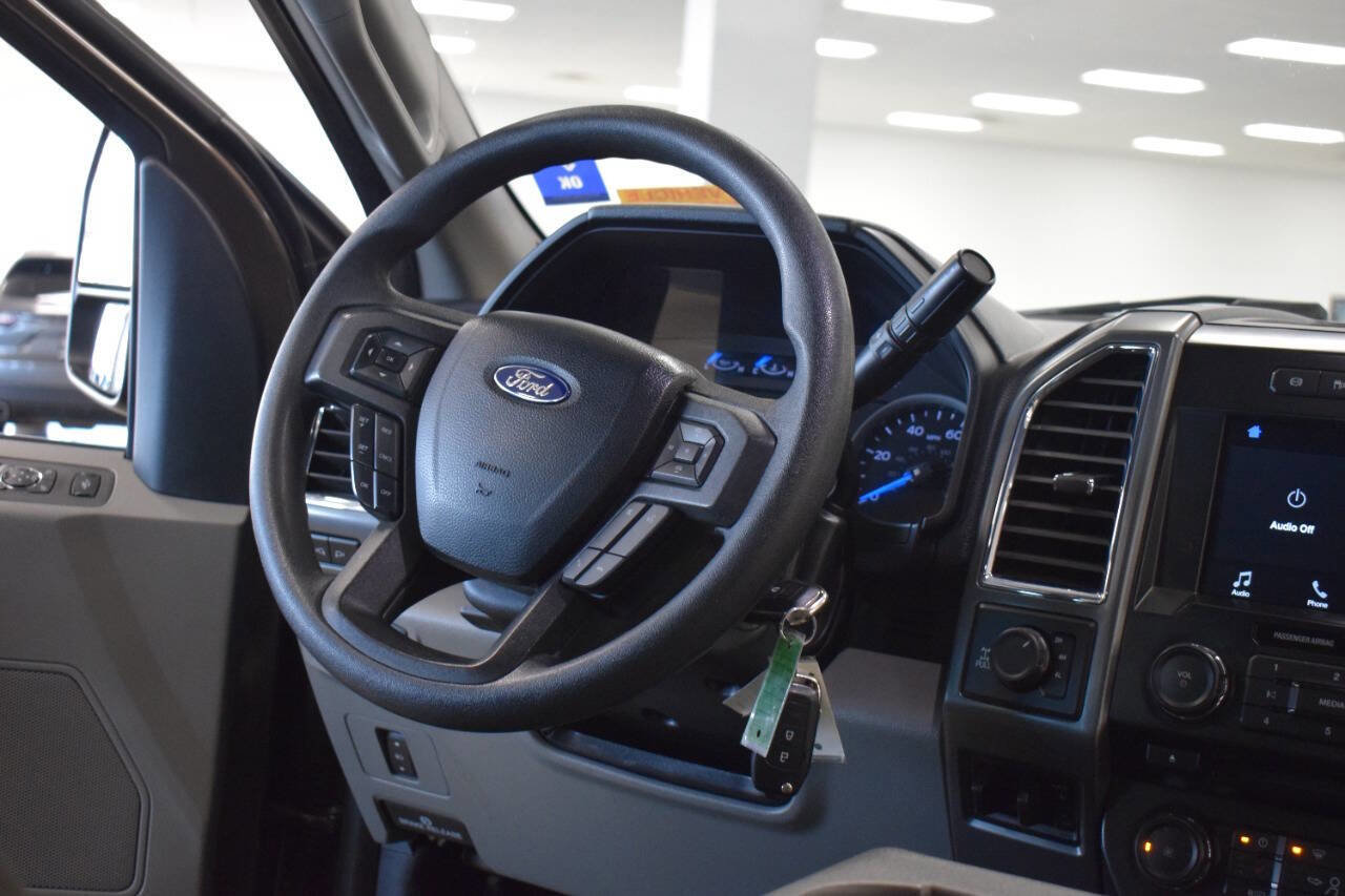 Used 2017 Ford F350 XLT w/ XLT Premium Package image 46