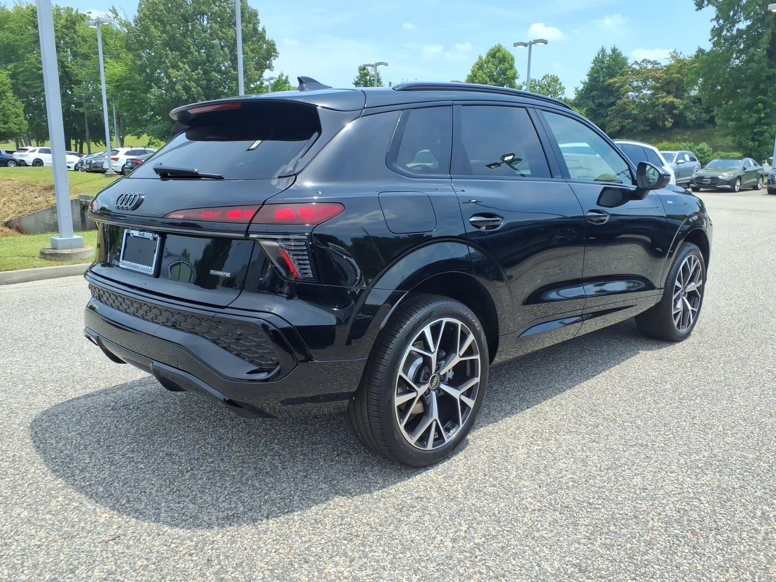 New 2026 Audi Q3 quattro 2.0T AWD/4WD image 6