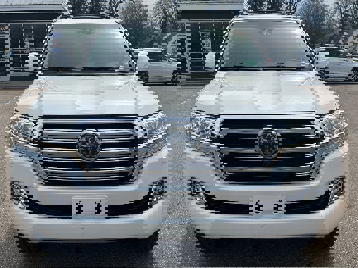 Used 2018 Toyota Land Cruiser image 26
