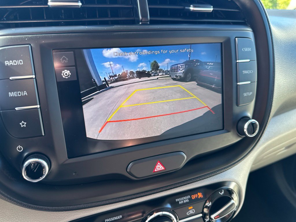 Used 2025 Kia Soul LX w/ LX Technology Package FWD image 24