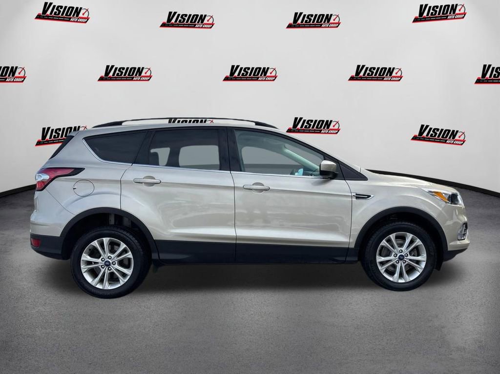 Used 2018 Ford Escape SE image 4