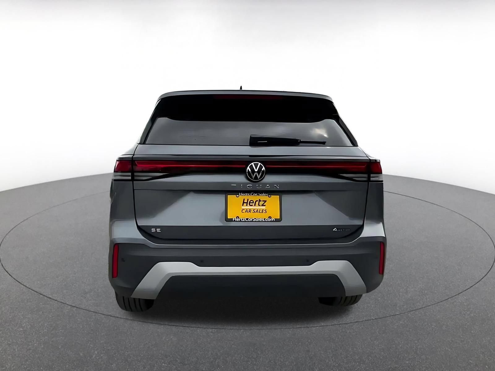 Used 2026 Volkswagen Tiguan SE AWD/4WD image 12