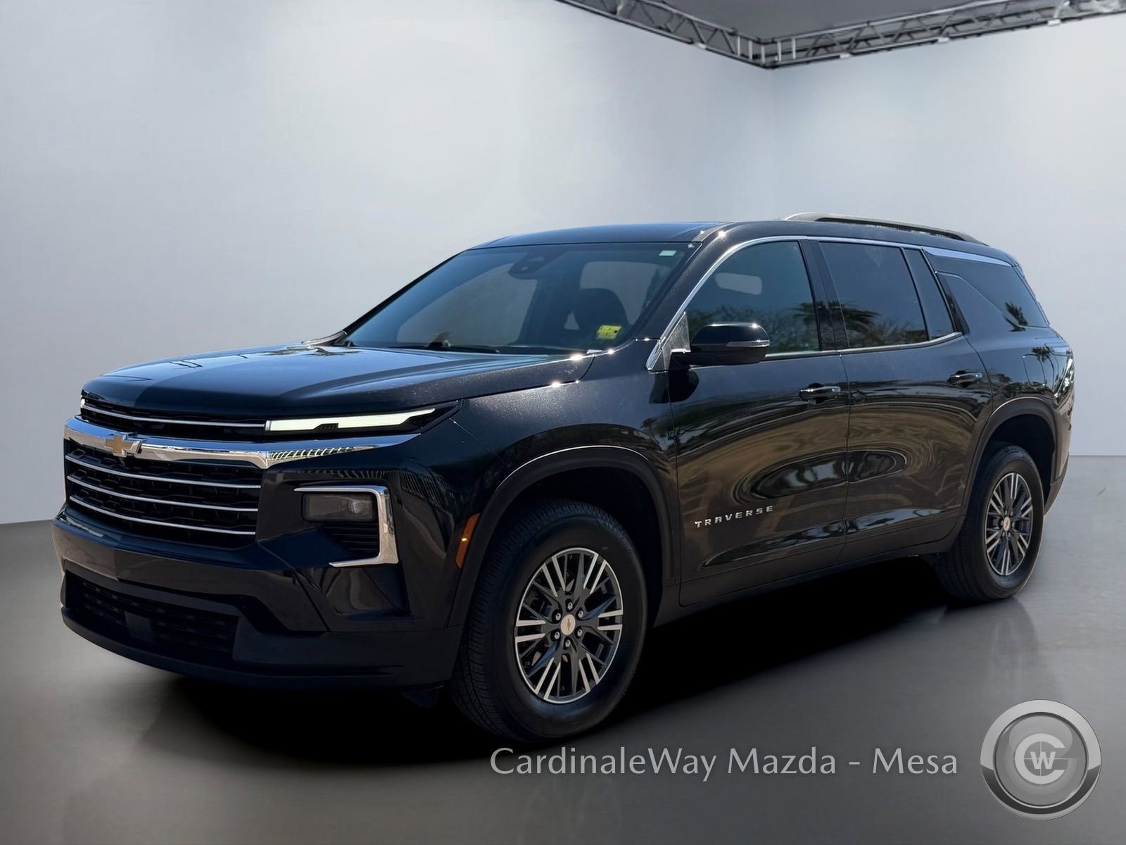 Used 2025 Chevrolet Traverse LT image 9