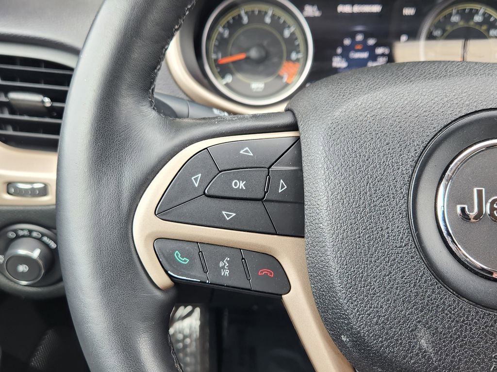 Used 2015 Jeep Cherokee Limited AWD/4WD image 17