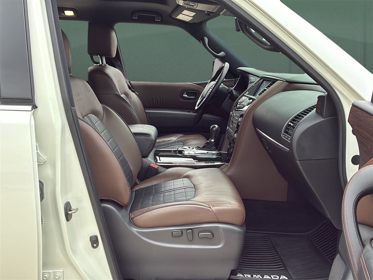 Used 2020 Nissan Armada Platinum w/ Platinum Reserve Package image 19