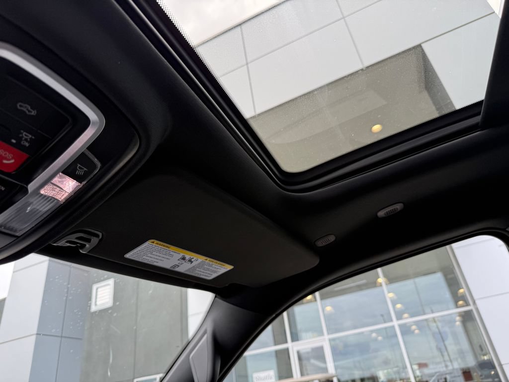 New 2026 RAM 1500 Laramie AWD/4WD image 22