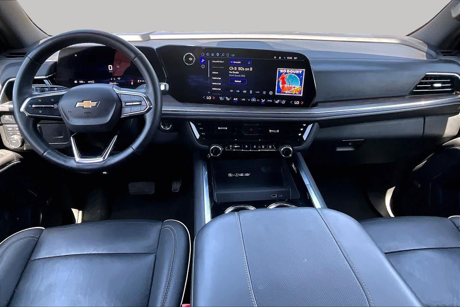 Used 2025 Chevrolet Tahoe Premier AWD/4WD image 16