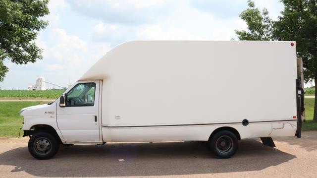 Used 2017 Ford E-350 and Econoline 350 Super Duty image 1