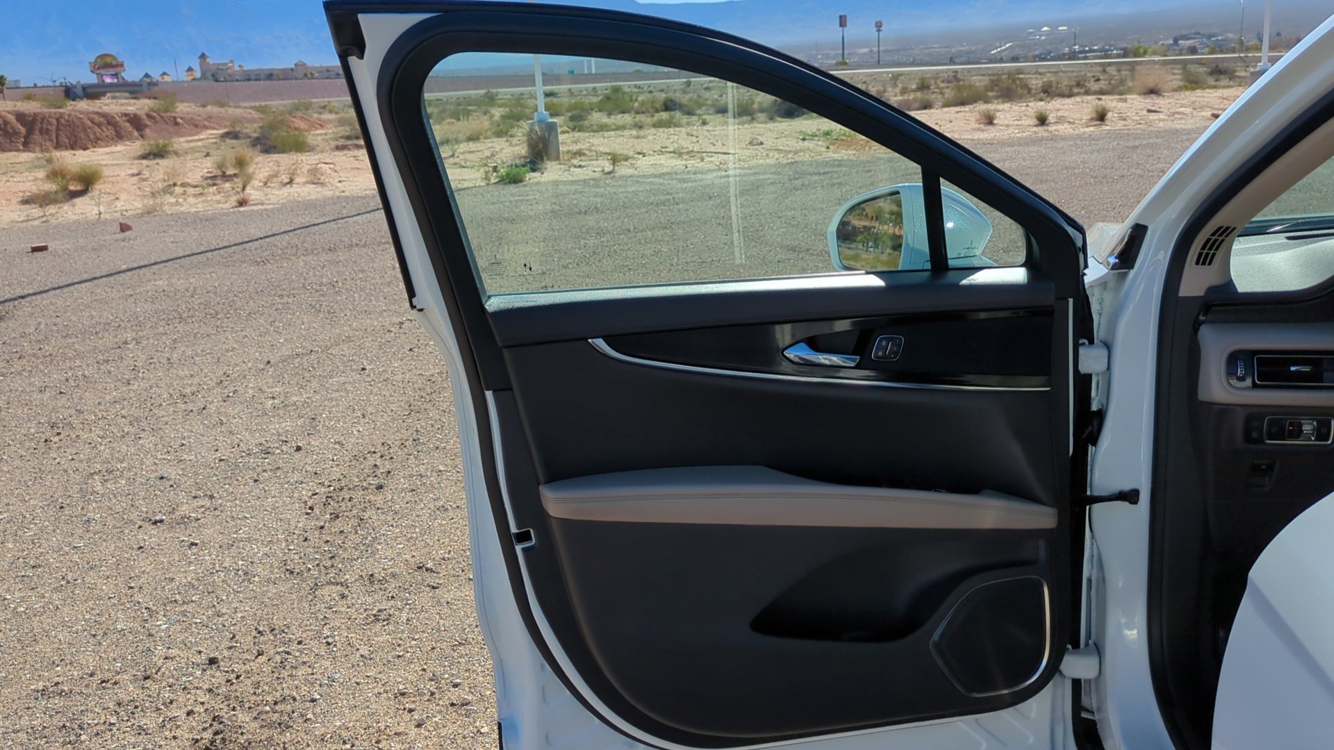 Used 2023 Lincoln Nautilus Reserve image 12