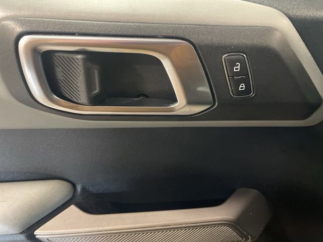 Used 2023 Ford Bronco Badlands image 15