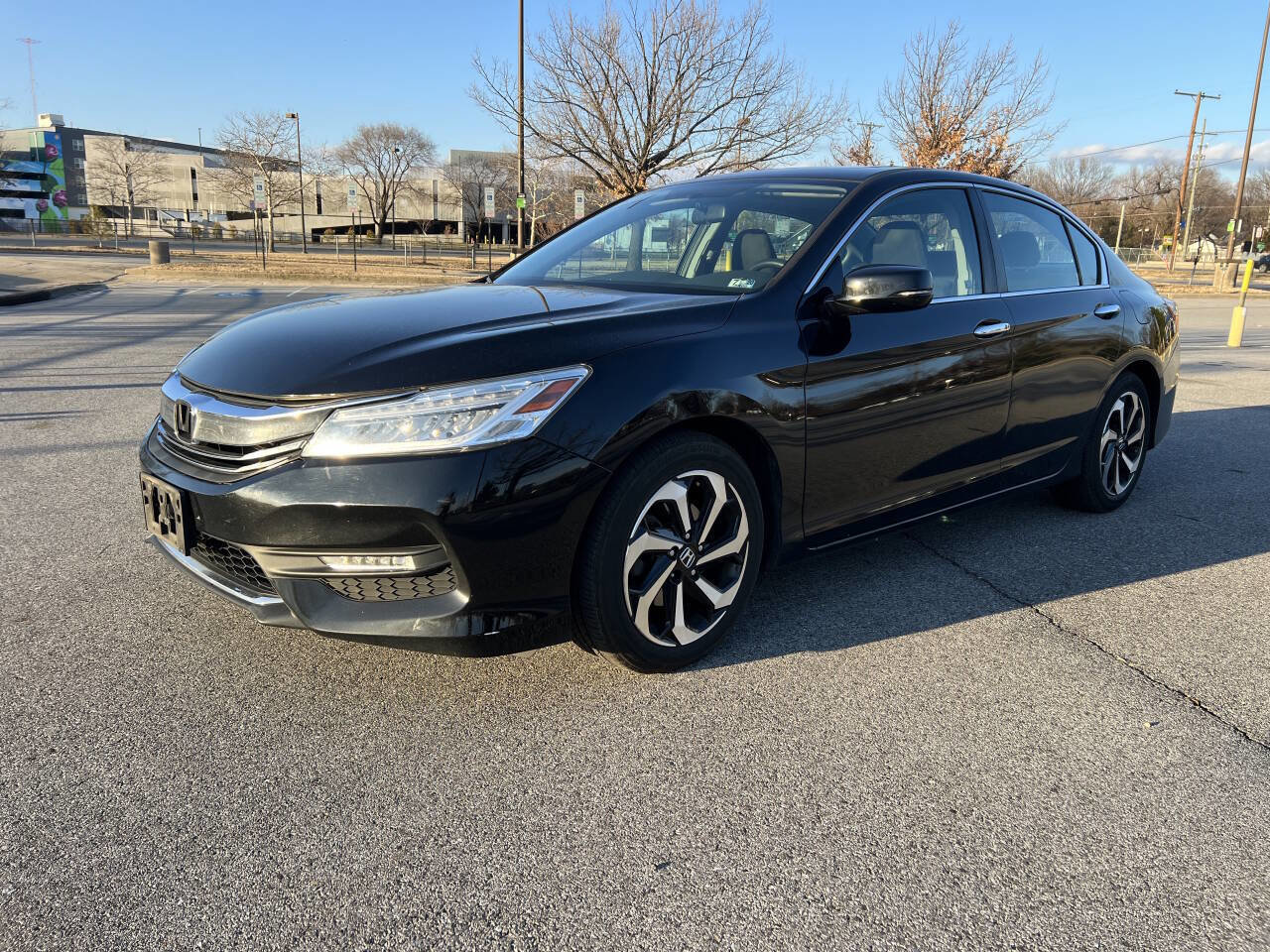 Used 2016 Honda Accord EX image 2