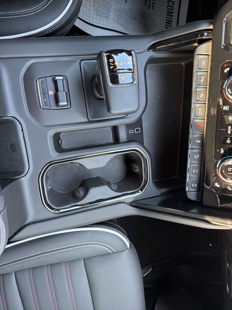 Used 2025 GMC Sierra 1500 AT4X image 27