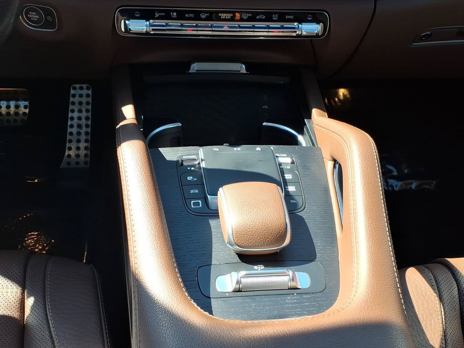 Used 2025 Mercedes-Benz GLS 580 4MATIC image 17