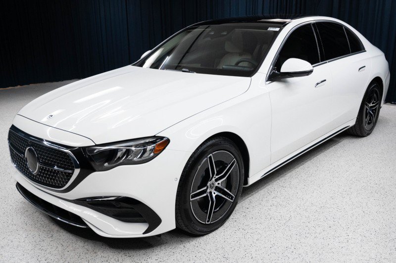 New 2027 Mercedes-Benz E 450 4MATIC Sedan image 1