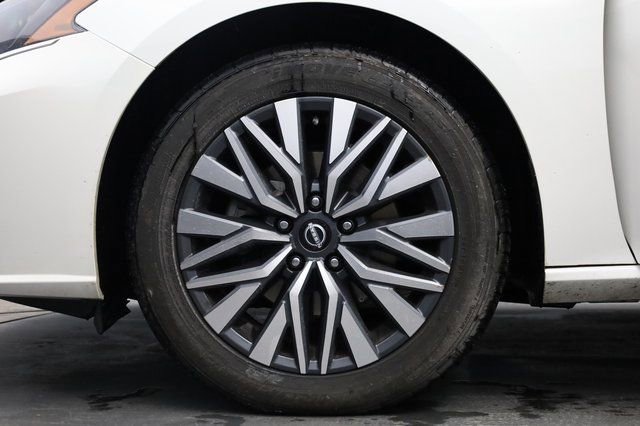 Used 2024 Nissan Altima 2.5 SV image 7