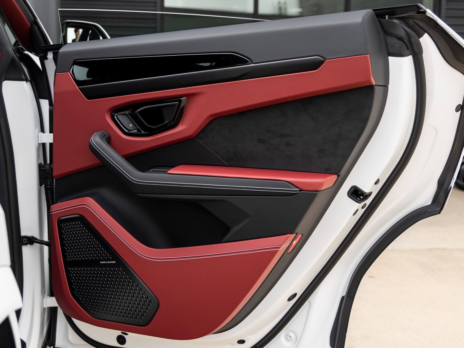 Used 2024 Lamborghini Urus S image 39