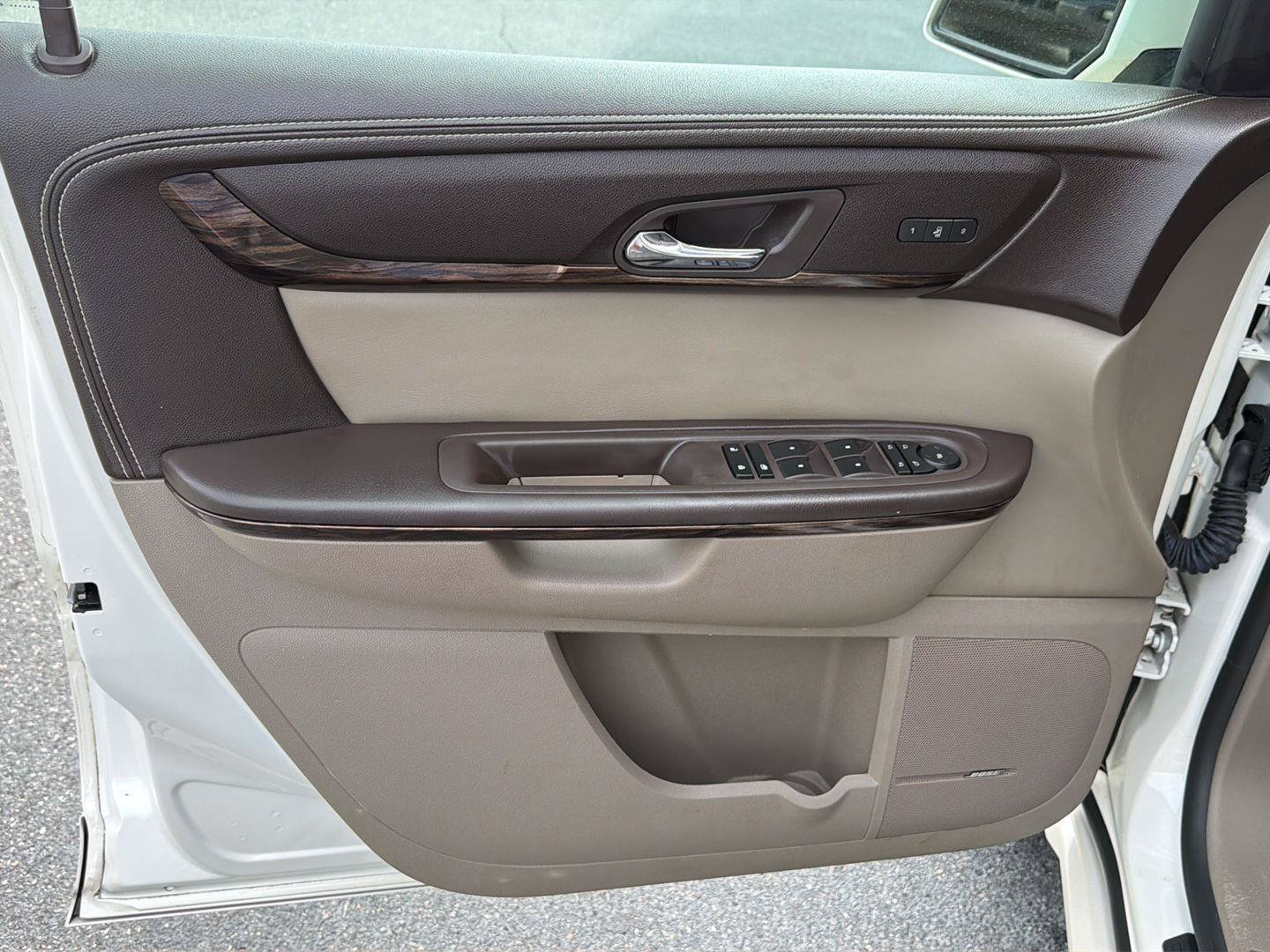 Used 2014 GMC Acadia Denali FWD image 16