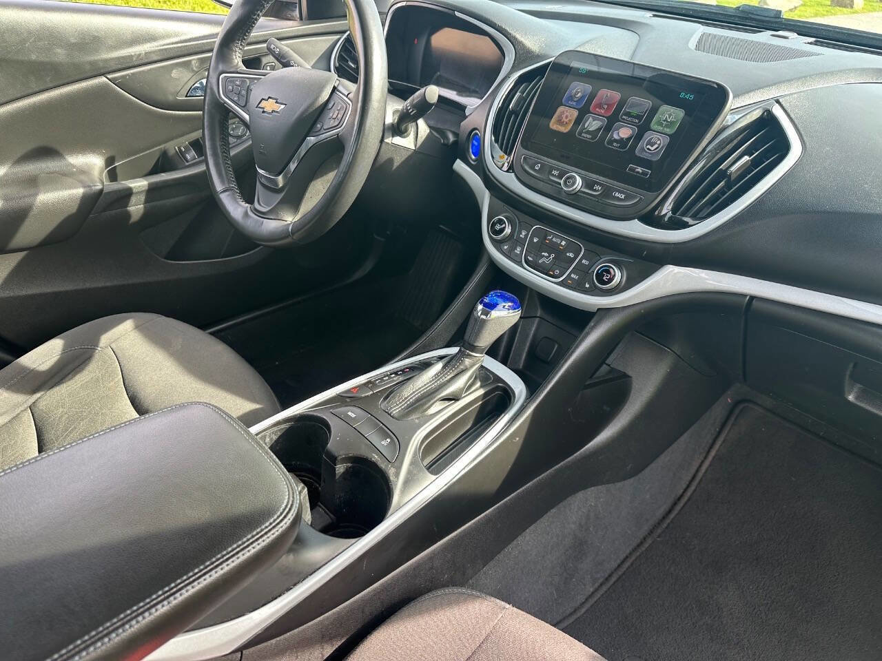 Used 2017 Chevrolet Volt LT w/ Comfort Package FWD image 12