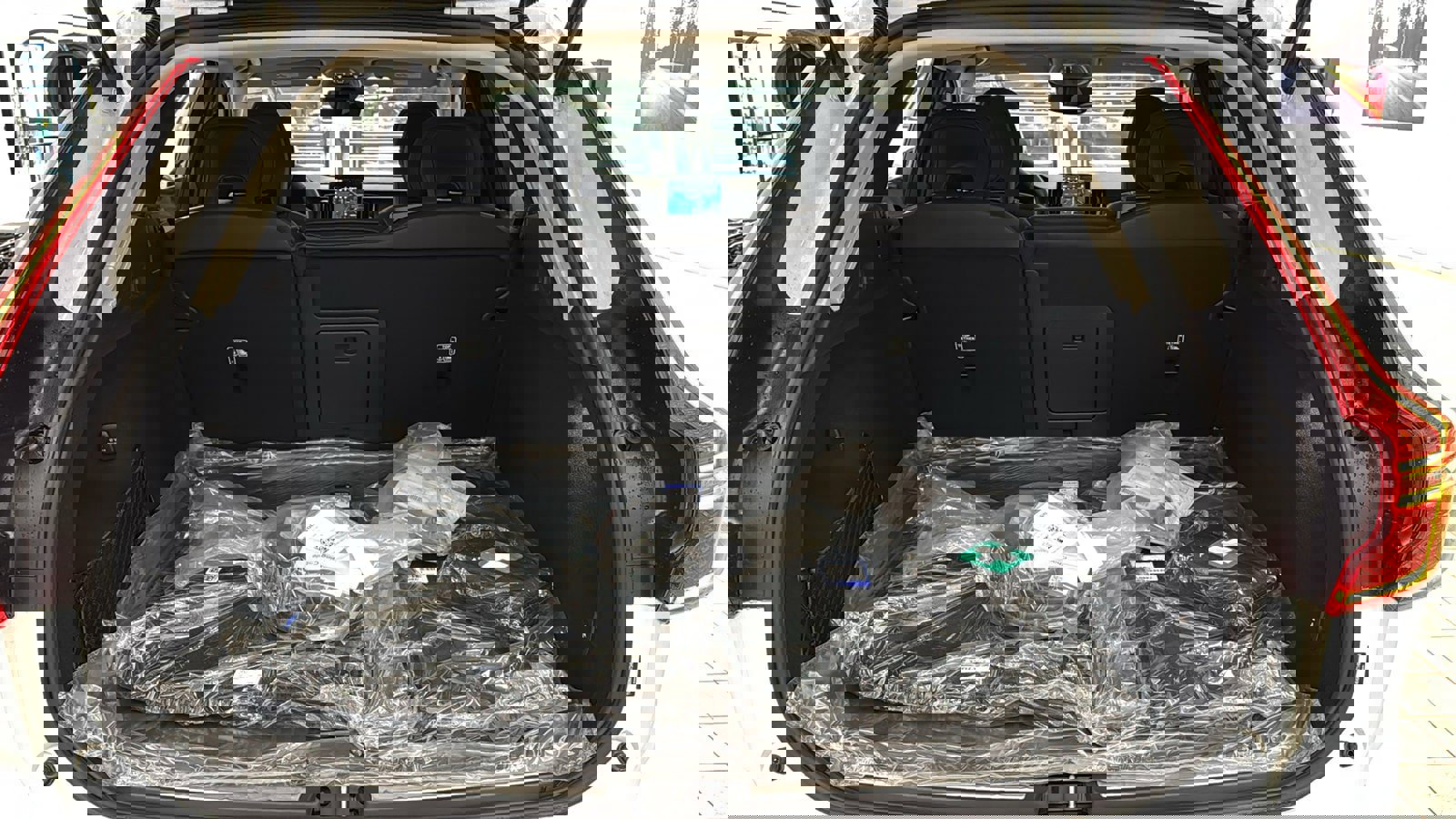 New 2026 Volvo XC60 T8 Ultra w/ Protection Package Premier image 29