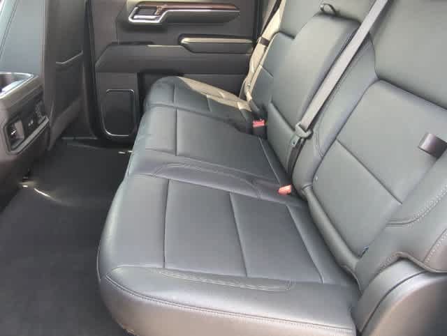 Used 2024 Chevrolet Silverado 1500 LT Trail Boss AWD/4WD image 18