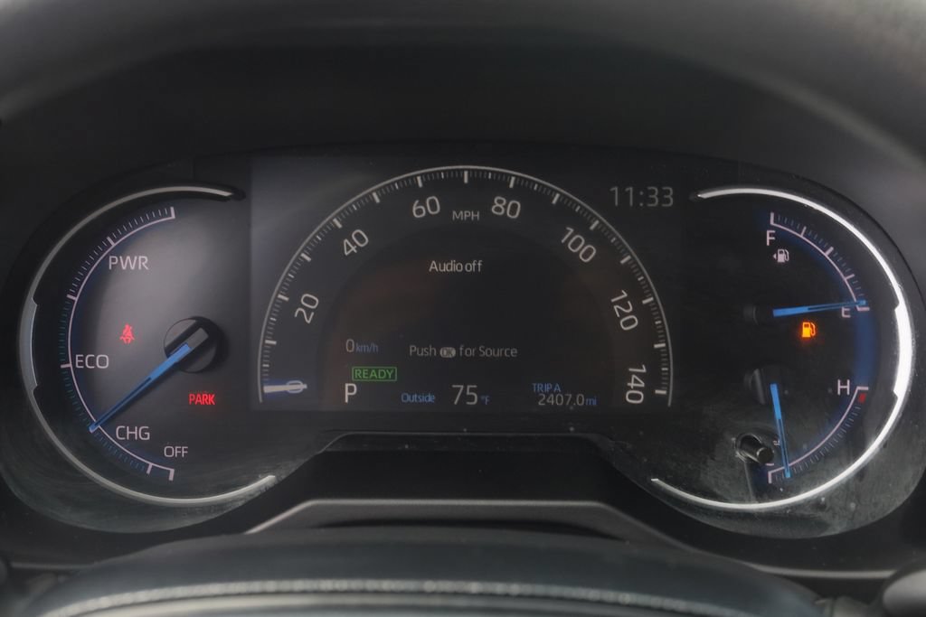 Used 2024 Toyota RAV4 LE AWD/4WD image 32