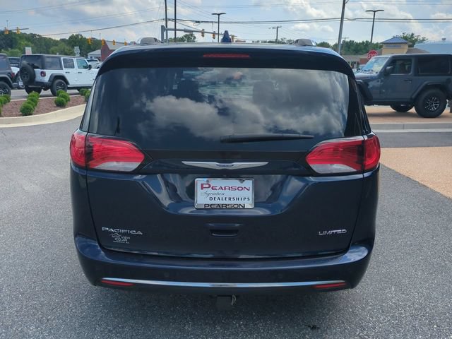 Used 2018 Chrysler Pacifica Limited w/ Advanced Safetytec Group FWD image 5