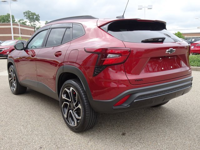 Certified 2024 Chevrolet Trax RS w/ Driver Confidence Package image 5