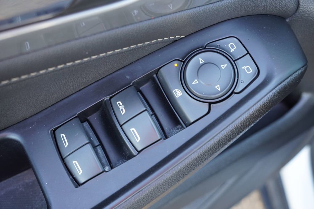 Used 2023 Chevrolet Traverse LT image 23