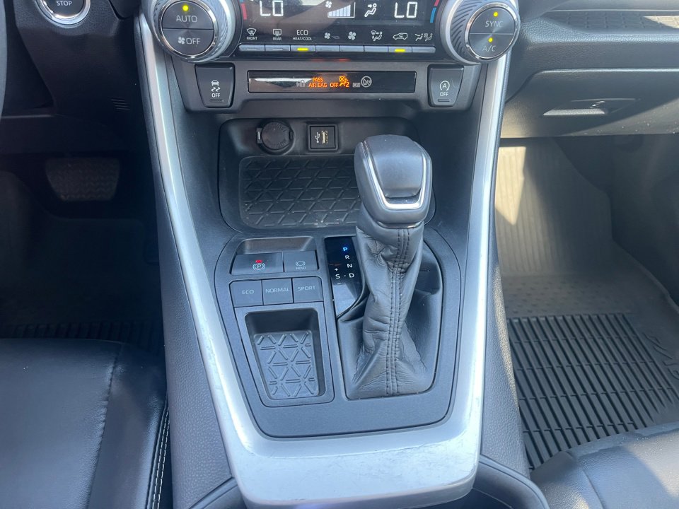 Used 2024 Toyota RAV4 XLE Premium FWD image 22