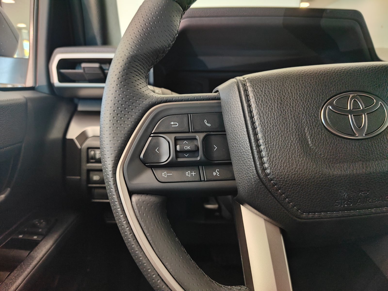 Used 2026 Toyota 4Runner SR5 RWD image 18