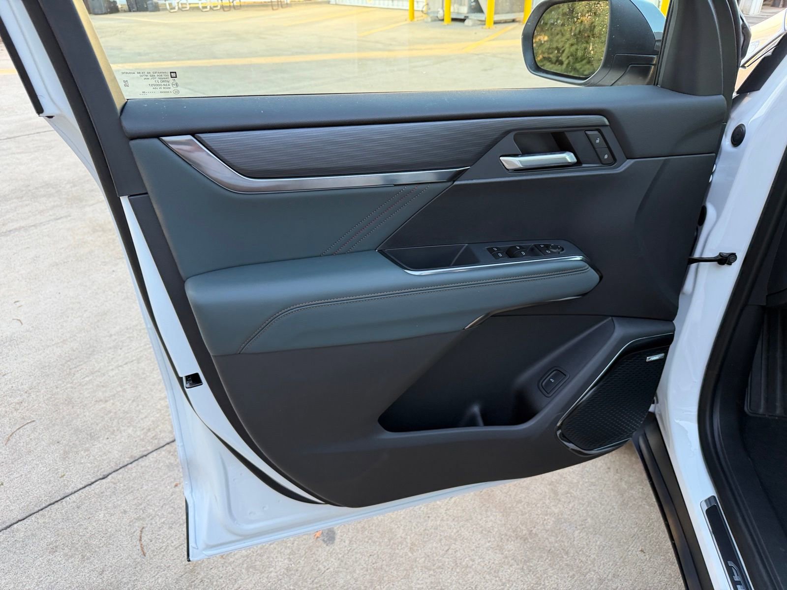 New 2026 GMC Acadia AT4 image 9