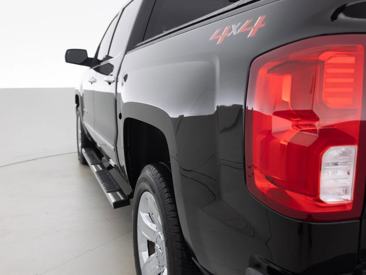 Used 2018 Chevrolet Silverado 1500 LTZ w/ Sport Package image 13