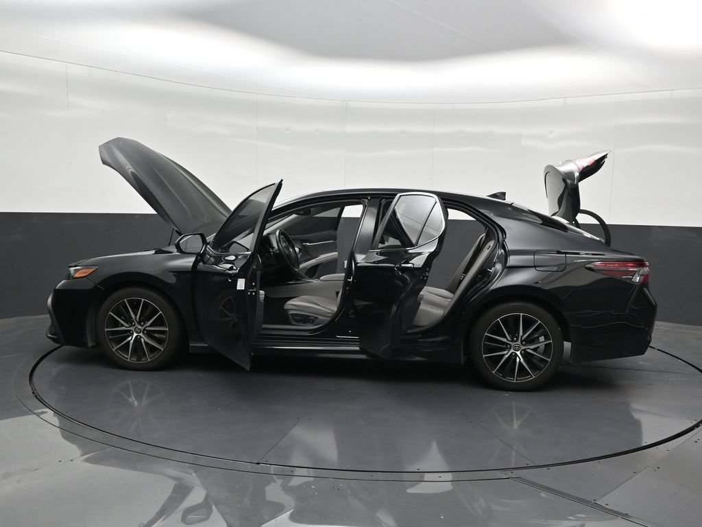 Used 2022 Toyota Camry SE w/ Audio Upgrade Package FWD image 33