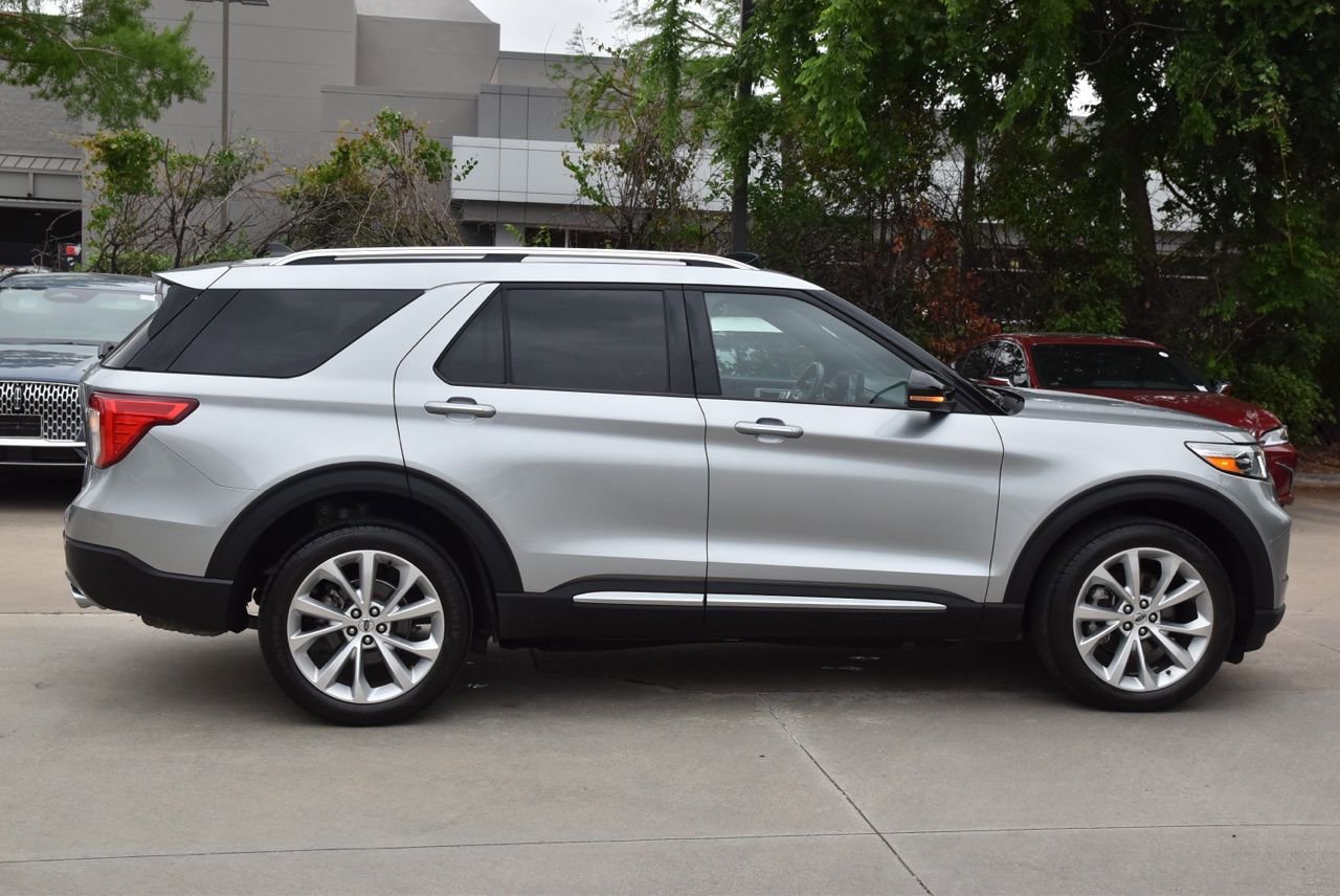 Used 2023 Ford Explorer Platinum w/ Technology Package AWD/4WD image 6