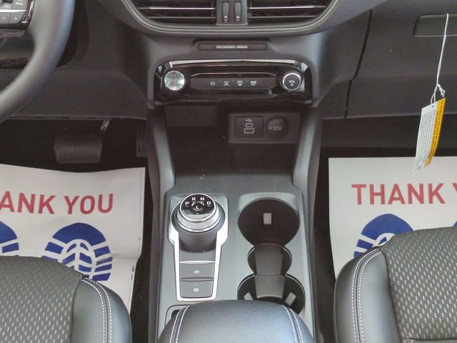 New 2025 Ford Escape SE w/ Class II Trailer Tow Package image 17