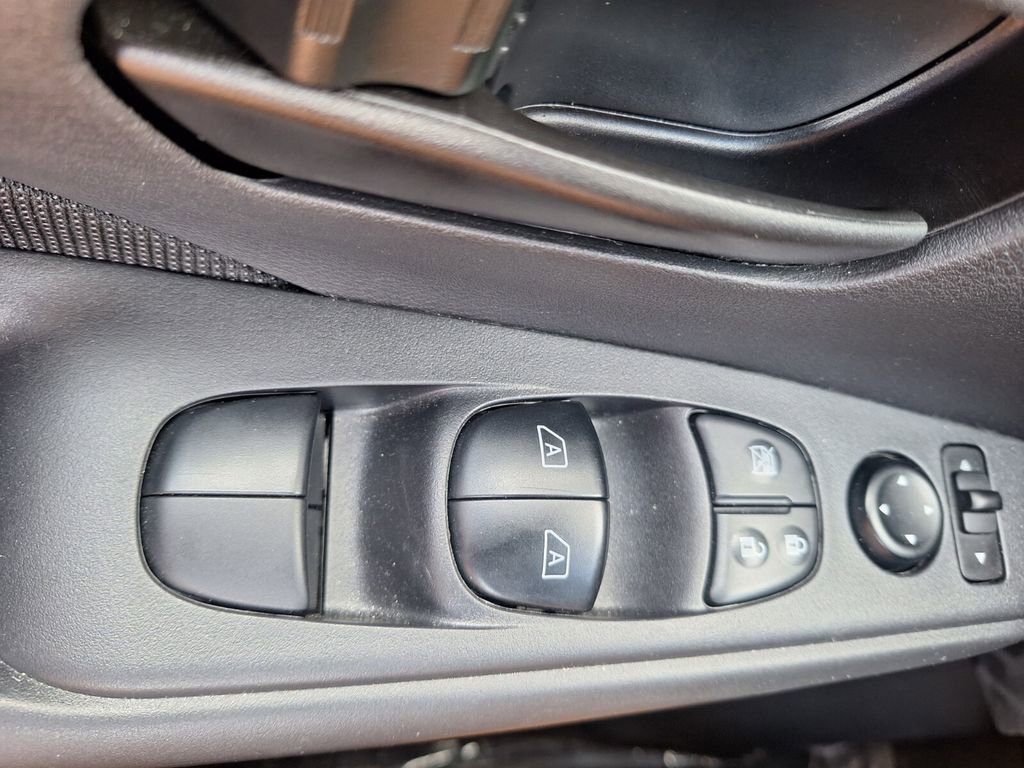 Used 2024 Nissan Kicks S image 20