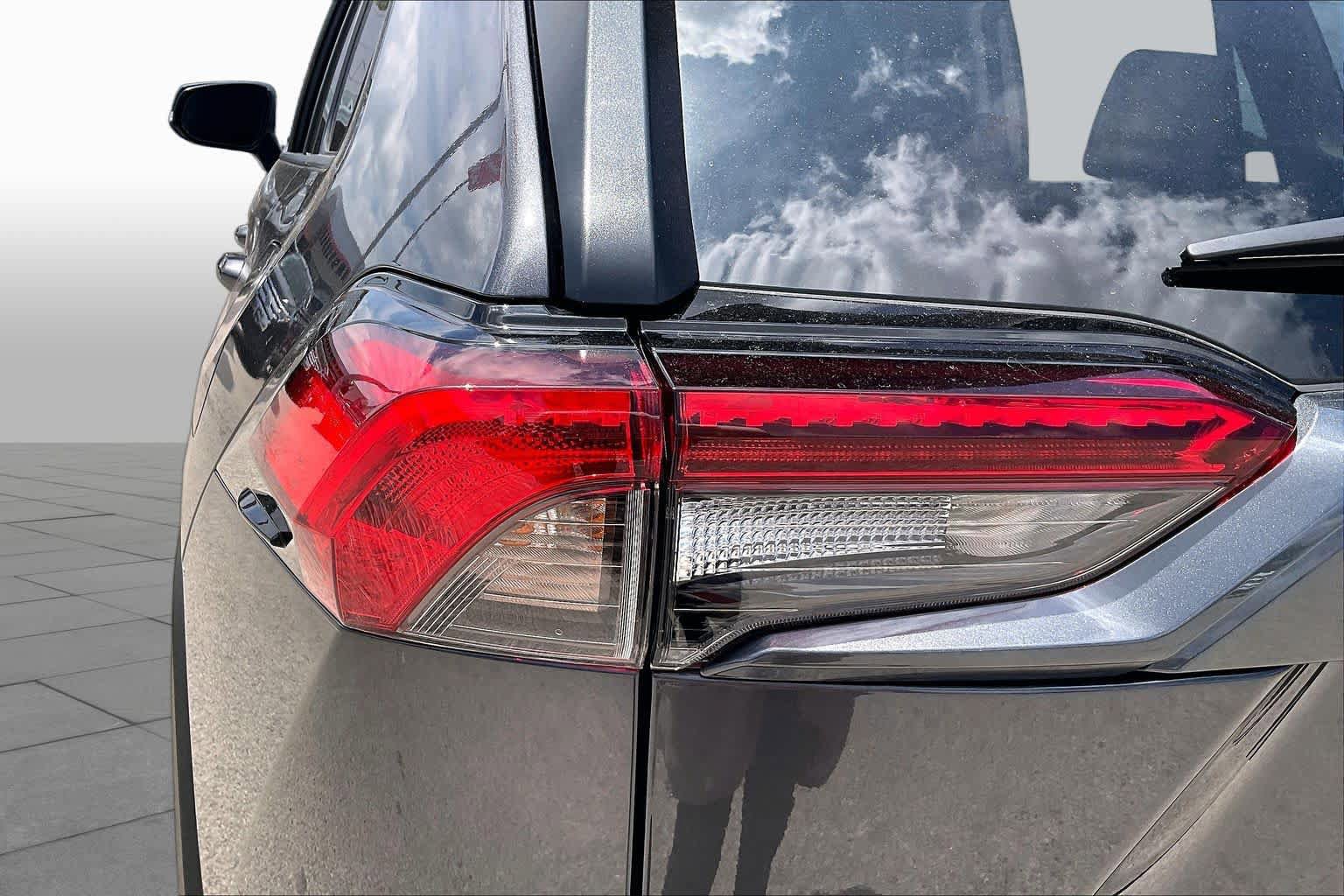Used 2024 Toyota RAV4 XLE AWD/4WD image 28