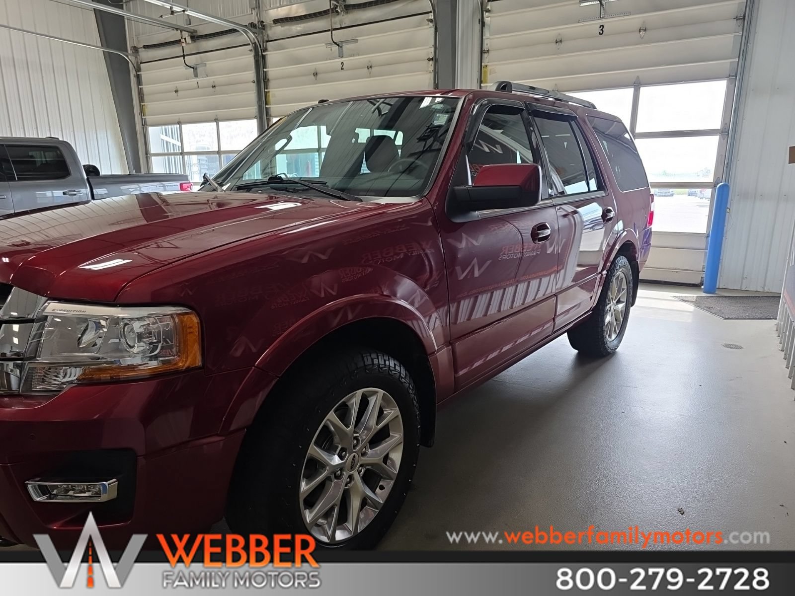 Used 2016 Ford Expedition Limited w/ Equipment Group 301A AWD/4WD image 3
